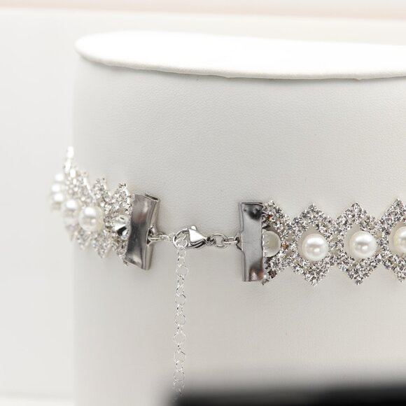 Sparkly Fancy White Stone & Pearl Choker Necklace Adjustable White Rhinestone Ch - Picture 9 of 11